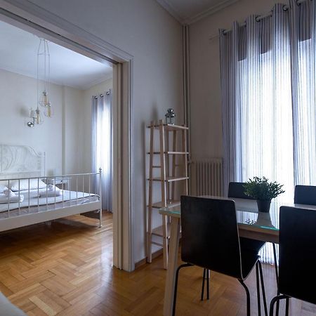 Beautiful 2Bd Apartment Near Historic Center Of Атина Екстериор снимка