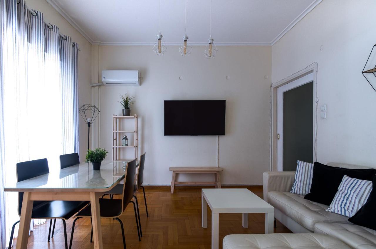Beautiful 2Bd Apartment Near Historic Center Of Атина Екстериор снимка