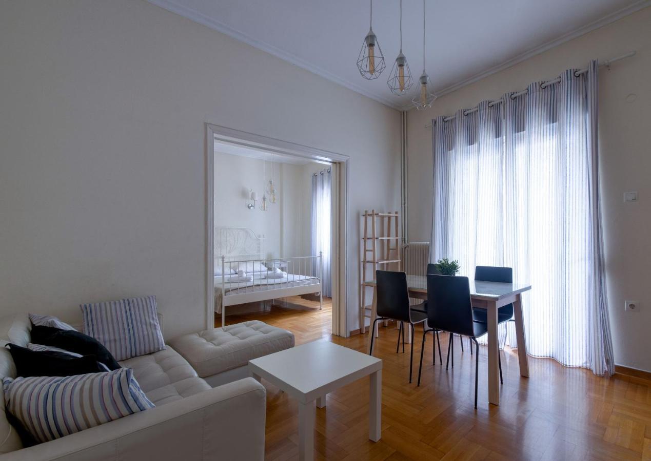 Beautiful 2Bd Apartment Near Historic Center Of Атина Екстериор снимка