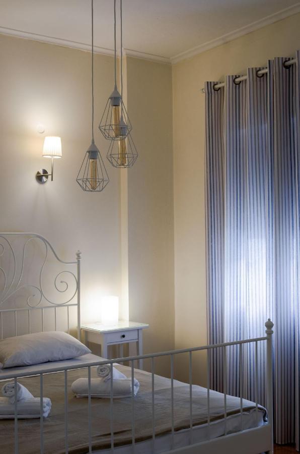 Beautiful 2Bd Apartment Near Historic Center Of Атина Екстериор снимка