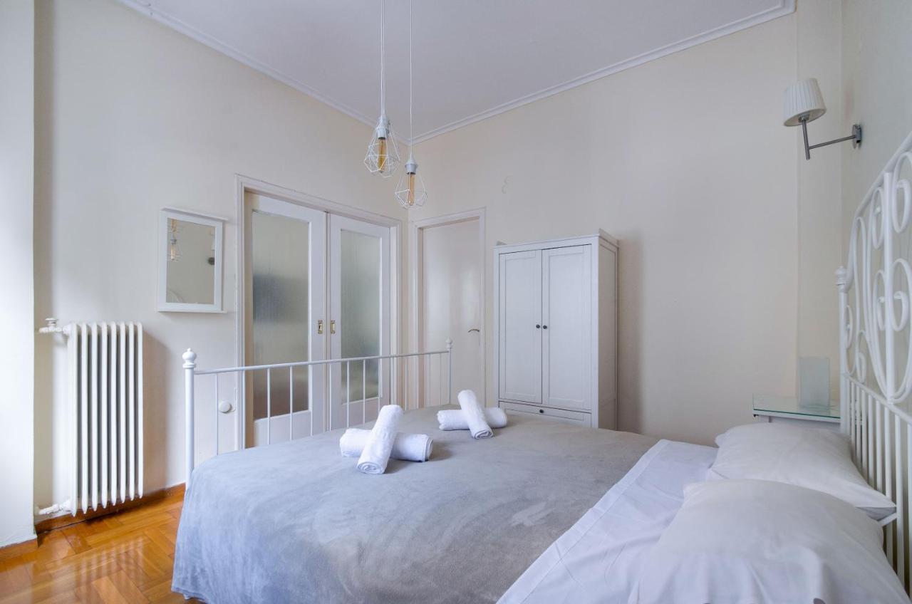 Beautiful 2Bd Apartment Near Historic Center Of Атина Екстериор снимка