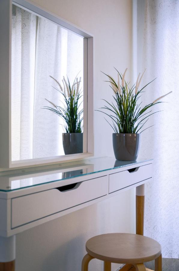 Beautiful 2Bd Apartment Near Historic Center Of Атина Екстериор снимка