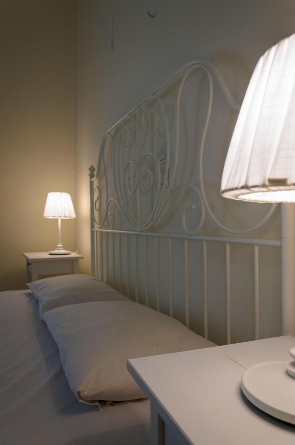 Beautiful 2Bd Apartment Near Historic Center Of Атина Екстериор снимка